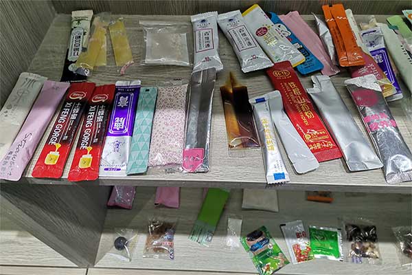全自动小型欲漫涩下载能够满足颗粒、条块、片状、球状、粉料、液体、膏体产品的自动定量包装